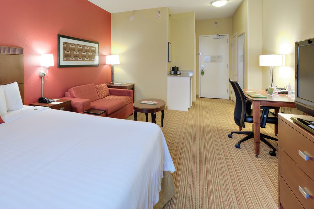 Courtyard Raleigh Crabtree Valley Экстерьер фото