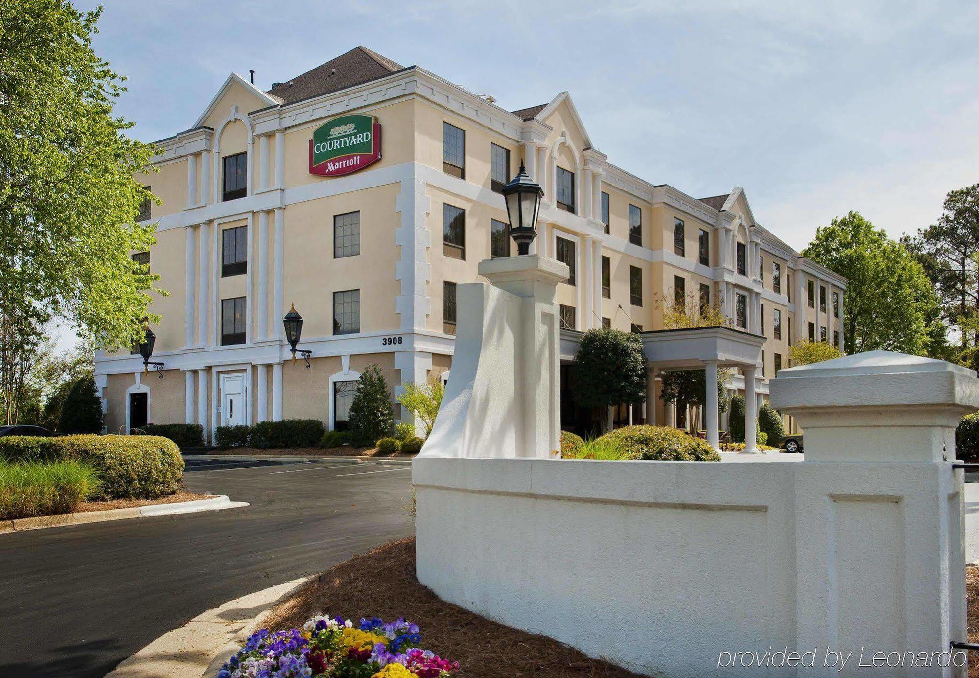 Courtyard Raleigh Crabtree Valley Экстерьер фото