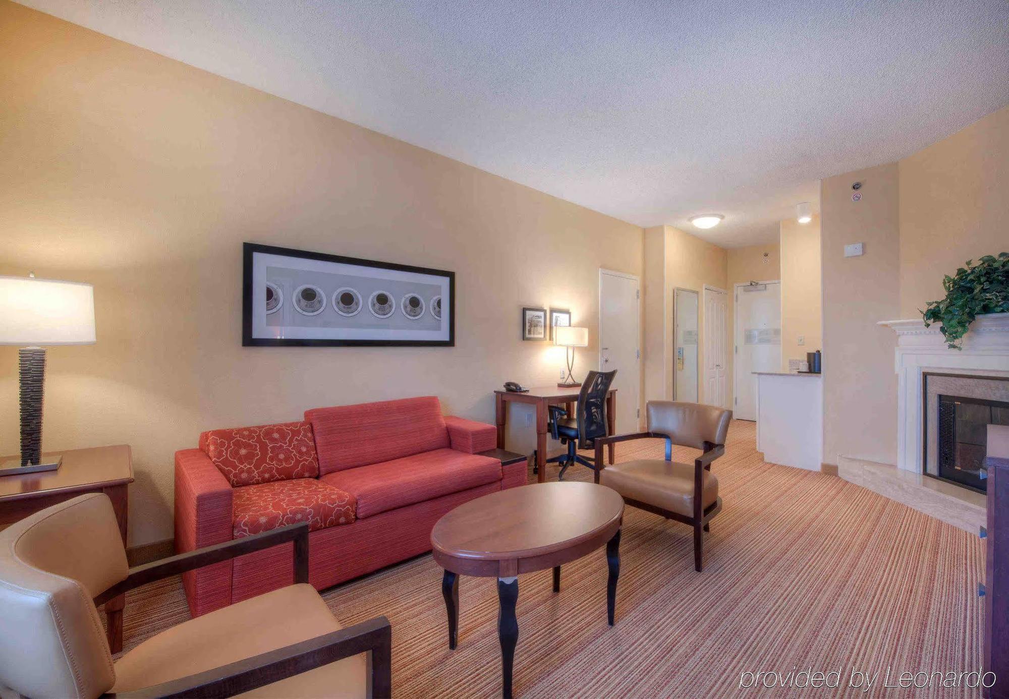 Courtyard Raleigh Crabtree Valley Экстерьер фото