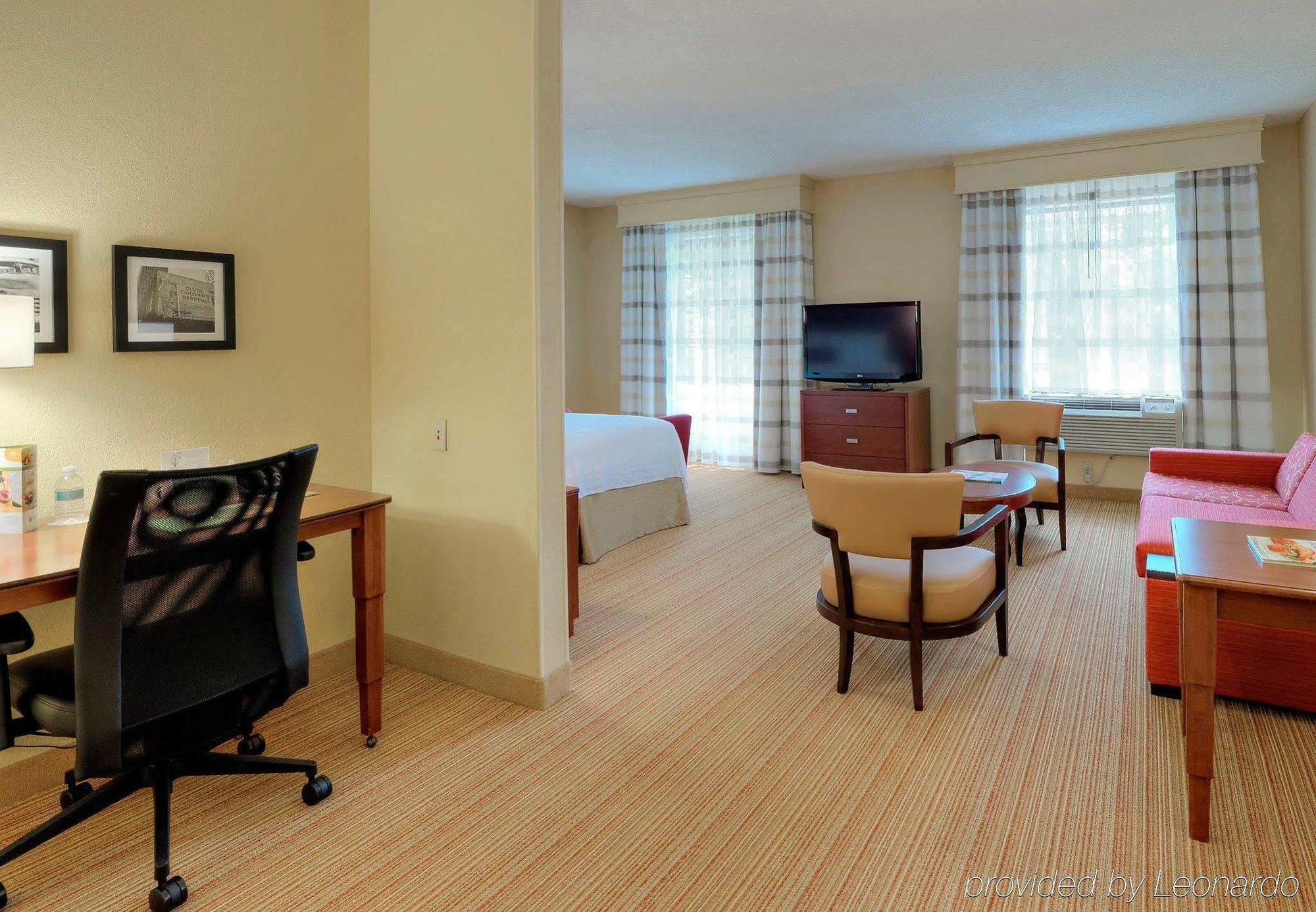 Courtyard Raleigh Crabtree Valley Экстерьер фото
